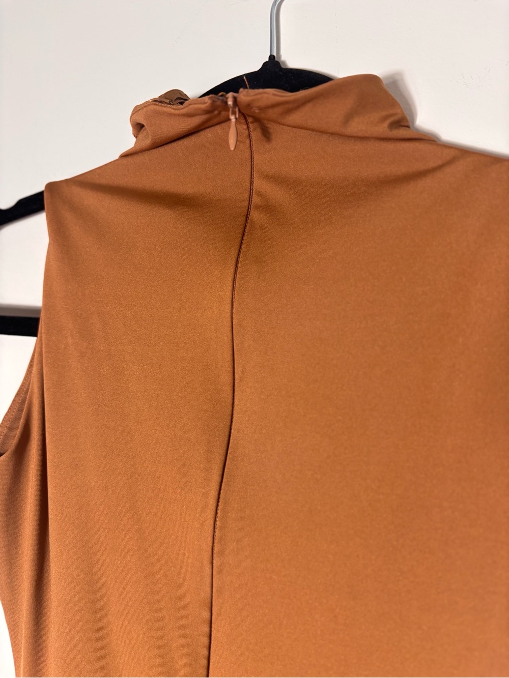 SKIMS Tan Mock Neck Sleeveless Jumpsuit – NWT Body Sculpt Fitted One-Piece XS - Picture 4 of 5